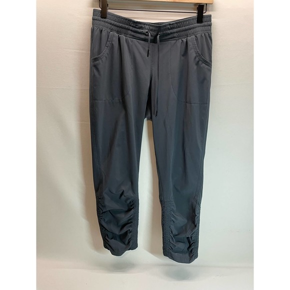 Athleta Pants - Athleta Prima Capri Women’s Size 4 Featherweight Pants Gray Pockets
